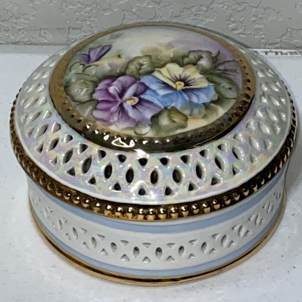 VTG Porcelain Trinket Box Round Floral Gold Trim Lid Cosmetic Makeup Dish Signed